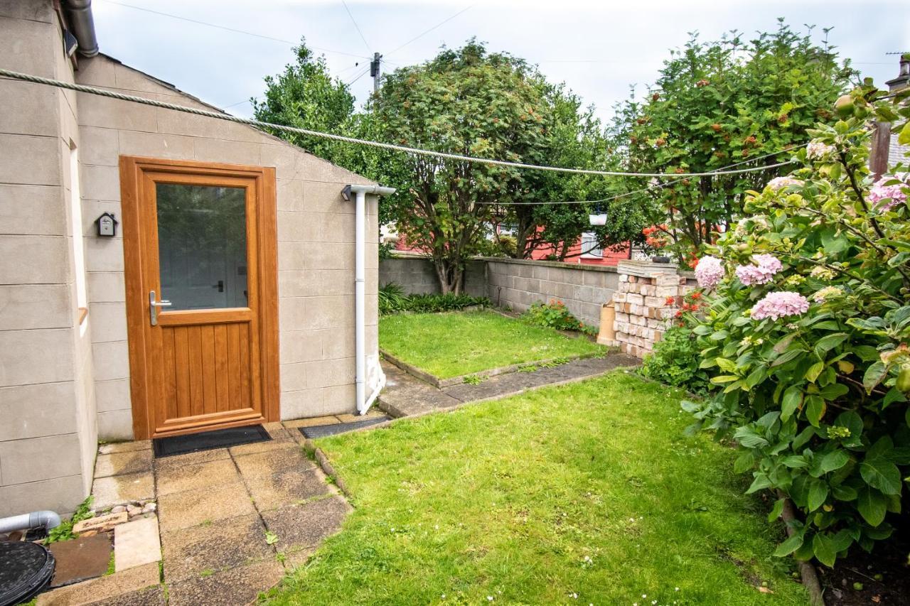 Stunning views, 3-Bed Cottage in Findochty, Moray Exteriör bild