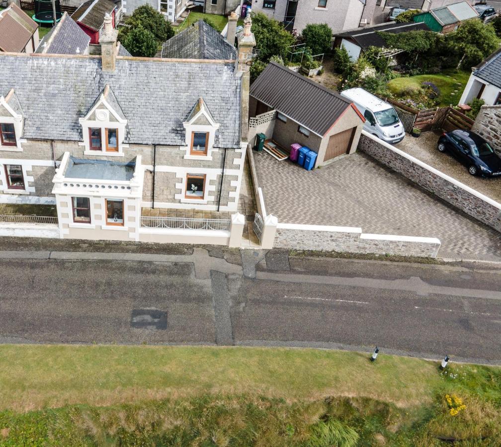 Stunning views, 3-Bed Cottage in Findochty, Moray Exteriör bild