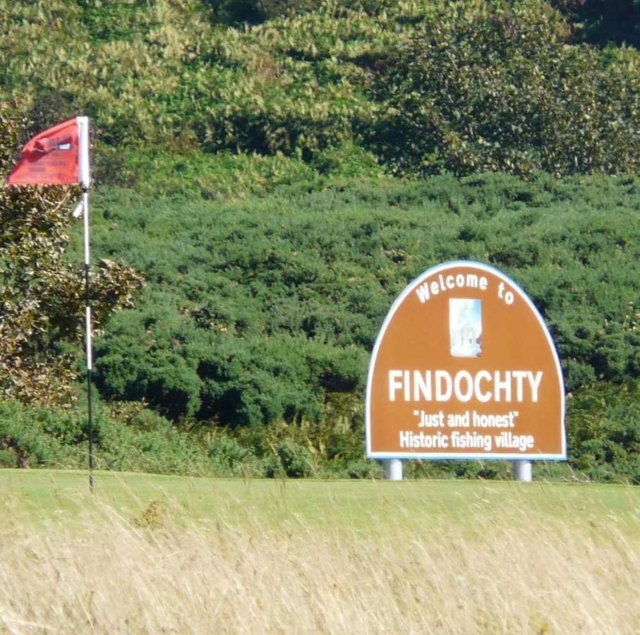 Stunning views, 3-Bed Cottage in Findochty, Moray Exteriör bild