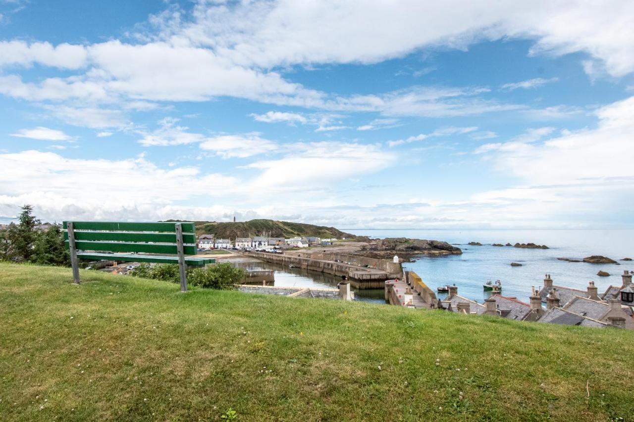 Stunning views, 3-Bed Cottage in Findochty, Moray Exteriör bild